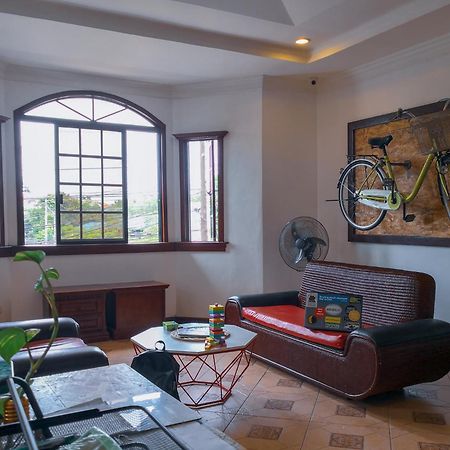 Spinning Cat Hostel (Adults Only) Tagbilaran Extérieur photo