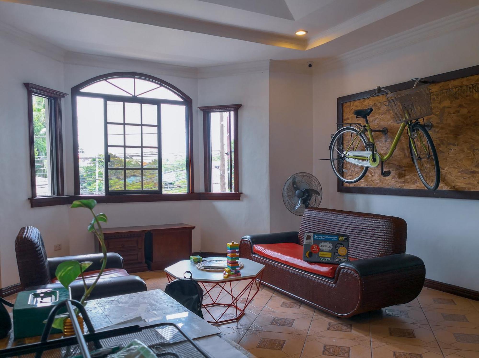 Spinning Cat Hostel (Adults Only) Tagbilaran Extérieur photo