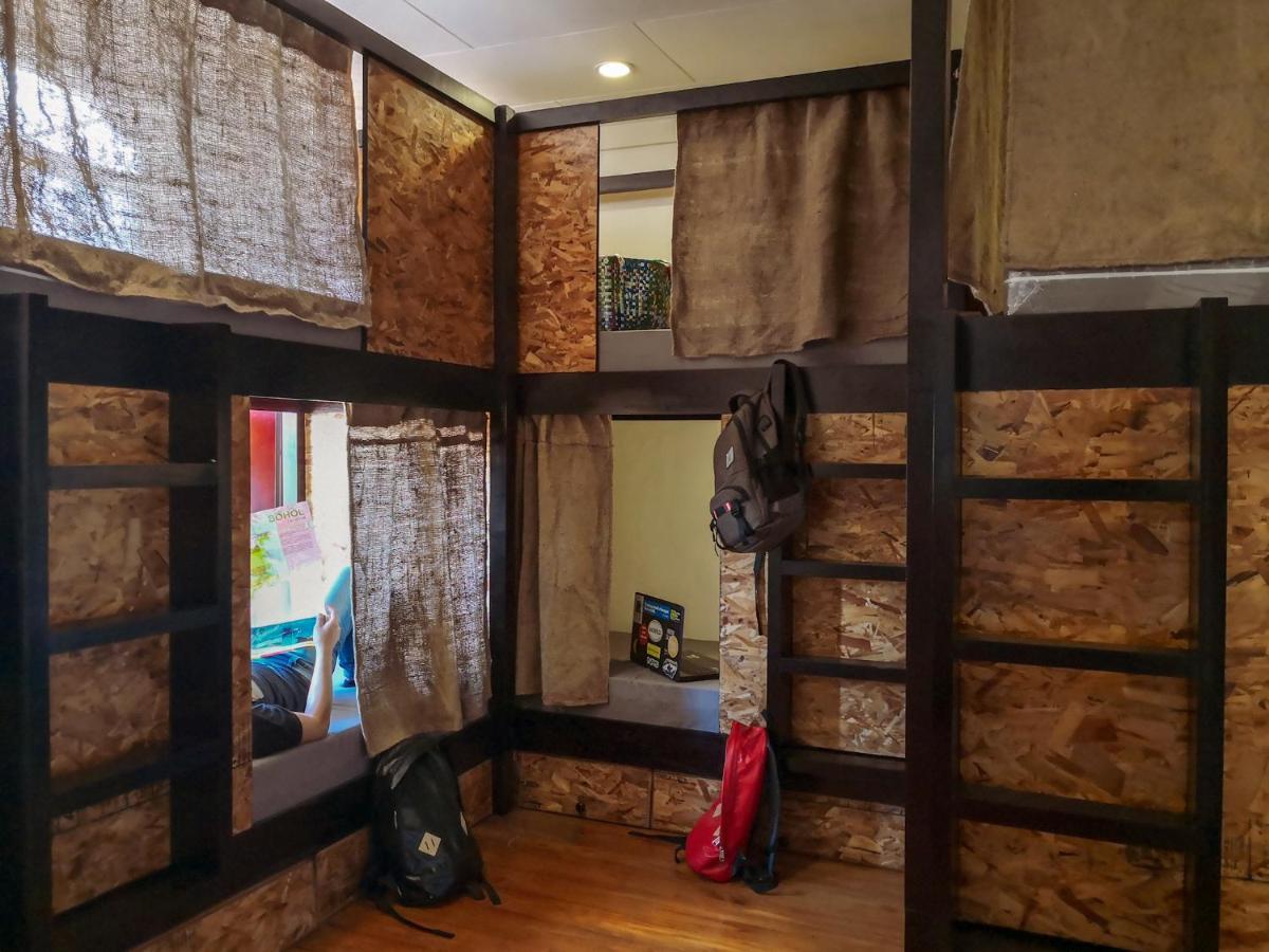 Spinning Cat Hostel (Adults Only) Tagbilaran Extérieur photo