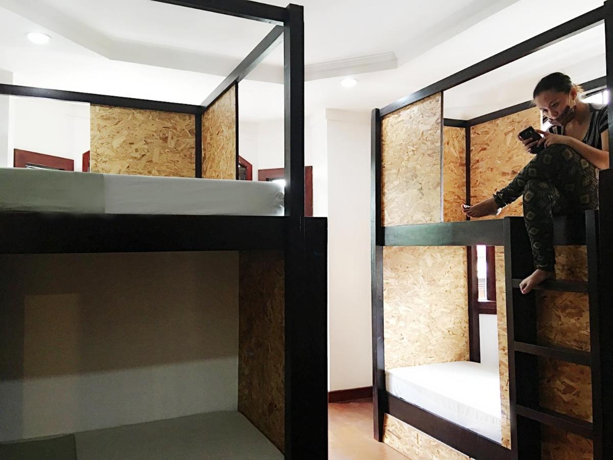 Spinning Cat Hostel (Adults Only) Tagbilaran Extérieur photo