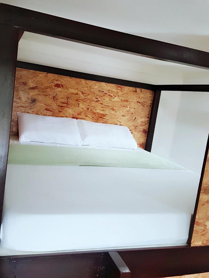 Spinning Cat Hostel (Adults Only) Tagbilaran Extérieur photo